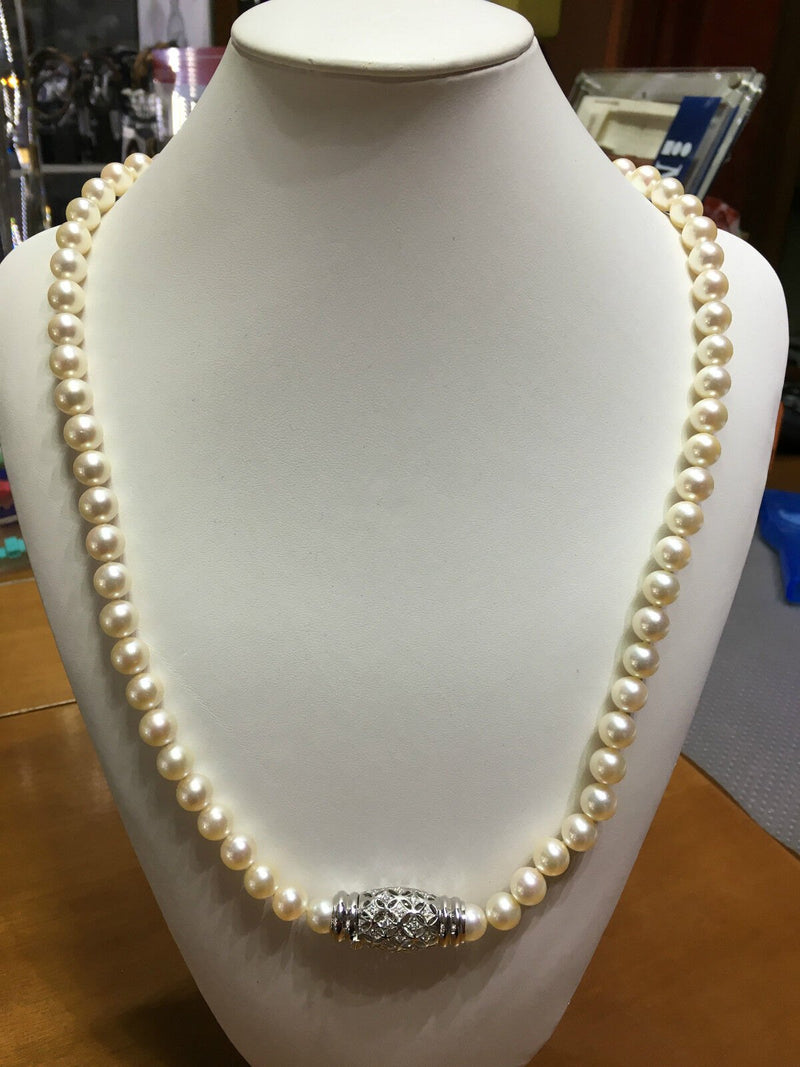 Collana Di Perle Akoja Con Susta In Oro Bianco E Diamanti Certificata